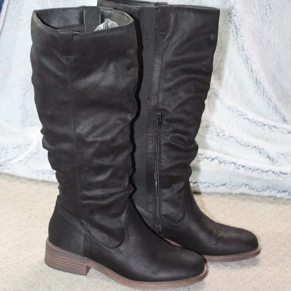 Unr8d Un ROWE2 Size 9W Black Fabric Stacked Heel Boots